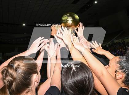 Thumbnail 3 in Gilbert vs. Hamilton (AIA 6A Final - Awards) photogallery.