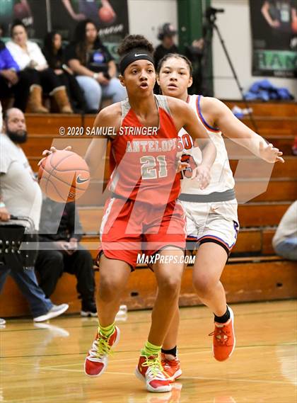 Thumbnail 1 in Antelope vs. Benson Tech (MLK Showcase) photogallery.