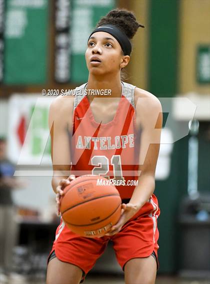 Thumbnail 2 in Antelope vs. Benson Tech (MLK Showcase) photogallery.
