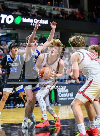 Thumbnail 3 in Owyhee vs. Timberline (IHSAA 5A District III Final) photogallery.