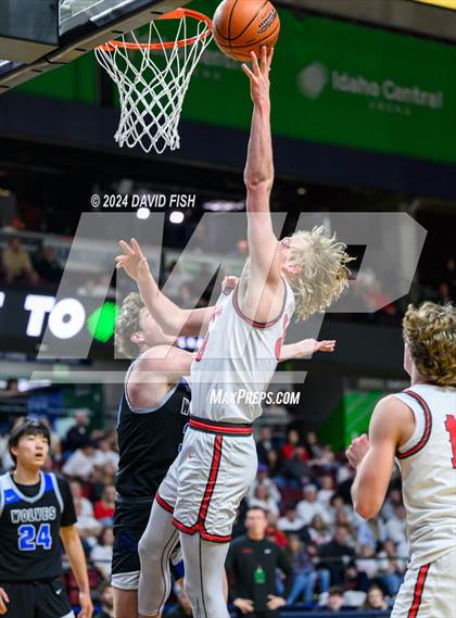 Thumbnail 1 in Owyhee vs. Timberline (IHSAA 5A District III Final) photogallery.