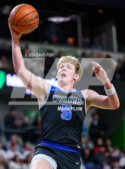 Thumbnail 2 in Owyhee vs. Timberline (IHSAA 5A District III Final) photogallery.