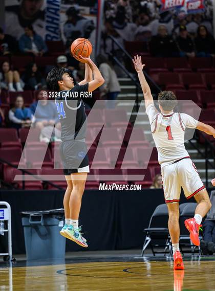 Thumbnail 3 in Owyhee vs. Timberline (IHSAA 5A District III Final) photogallery.