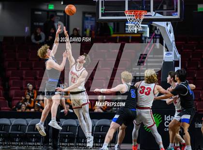 Thumbnail 3 in Owyhee vs. Timberline (IHSAA 5A District III Final) photogallery.