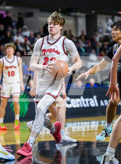 Thumbnail 1 in Owyhee vs. Timberline (IHSAA 5A District III Final) photogallery.