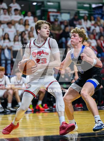 Thumbnail 3 in Owyhee vs. Timberline (IHSAA 5A District III Final) photogallery.