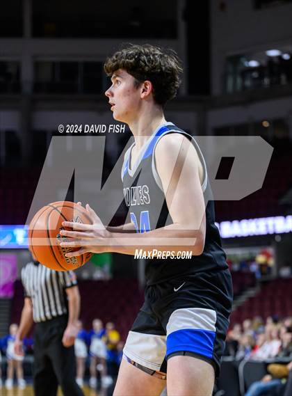 Thumbnail 2 in Owyhee vs. Timberline (IHSAA 5A District III Final) photogallery.