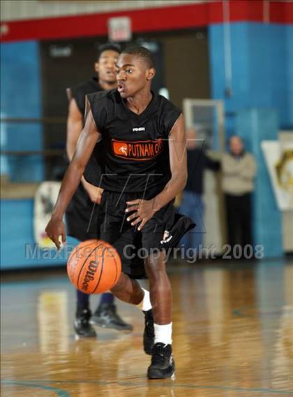Thumbnail 3 in San Antonio Madison vs Putnam City (Texas-Oklahoma Shootout) photogallery.