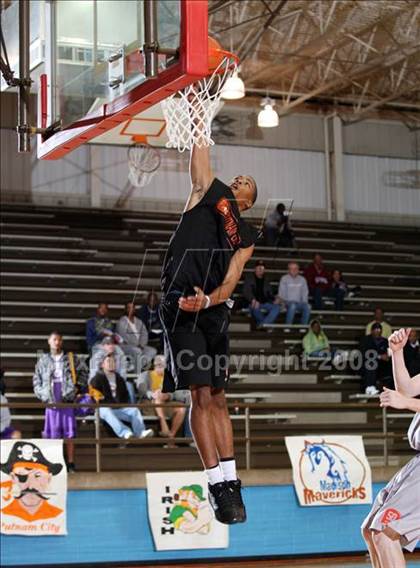 Thumbnail 3 in San Antonio Madison vs Putnam City (Texas-Oklahoma Shootout) photogallery.