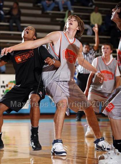 Thumbnail 1 in San Antonio Madison vs Putnam City (Texas-Oklahoma Shootout) photogallery.
