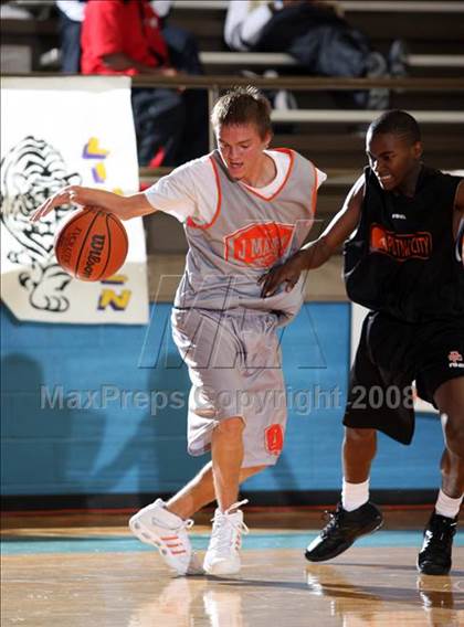 Thumbnail 1 in San Antonio Madison vs Putnam City (Texas-Oklahoma Shootout) photogallery.