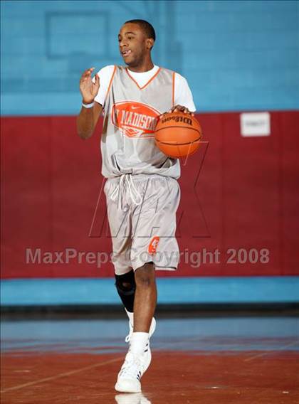 Thumbnail 1 in San Antonio Madison vs Putnam City (Texas-Oklahoma Shootout) photogallery.