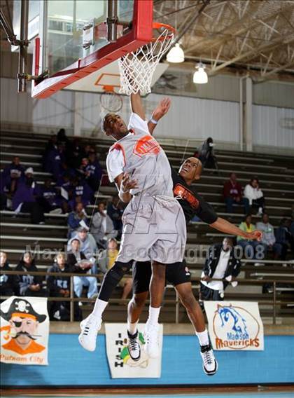 Thumbnail 3 in San Antonio Madison vs Putnam City (Texas-Oklahoma Shootout) photogallery.