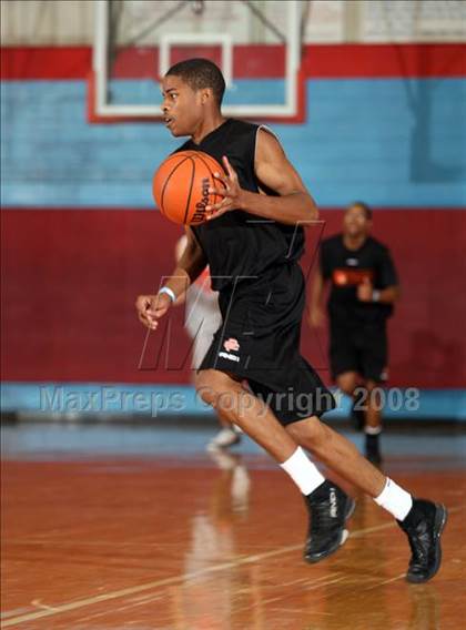 Thumbnail 2 in San Antonio Madison vs Putnam City (Texas-Oklahoma Shootout) photogallery.