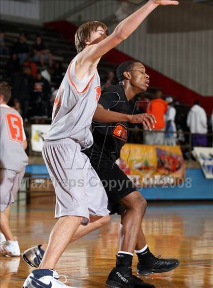 Thumbnail 1 in San Antonio Madison vs Putnam City (Texas-Oklahoma Shootout) photogallery.