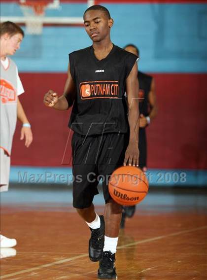 Thumbnail 3 in San Antonio Madison vs Putnam City (Texas-Oklahoma Shootout) photogallery.