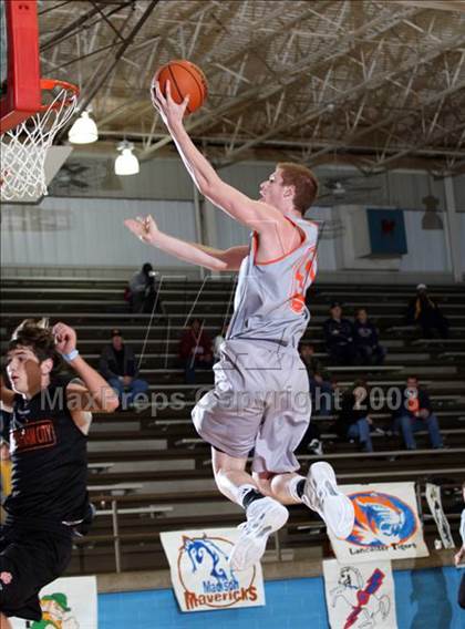 Thumbnail 2 in San Antonio Madison vs Putnam City (Texas-Oklahoma Shootout) photogallery.