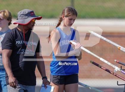 Thumbnail 3 in Middle Georgia Distance Carnival/Pole Vault Meet photogallery.