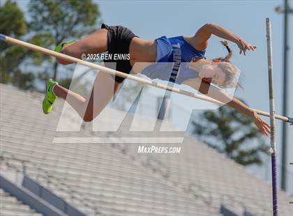 Thumbnail 1 in Middle Georgia Distance Carnival/Pole Vault Meet photogallery.