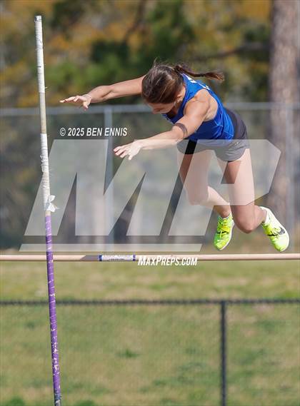 Thumbnail 2 in Middle Georgia Distance Carnival/Pole Vault Meet photogallery.