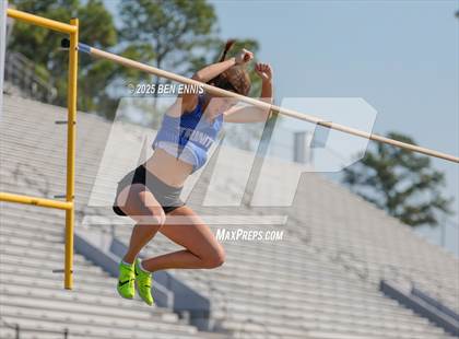 Thumbnail 3 in Middle Georgia Distance Carnival/Pole Vault Meet photogallery.