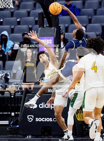 Thumbnail 2 in Central Catholic vs. Vanden (CIF SJS D3 Final) photogallery.
