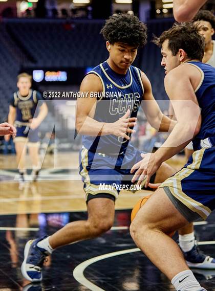 Thumbnail 3 in Central Catholic vs. Vanden (CIF SJS D3 Final) photogallery.