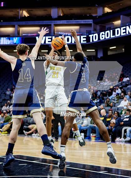 Thumbnail 3 in Central Catholic vs. Vanden (CIF SJS D3 Final) photogallery.