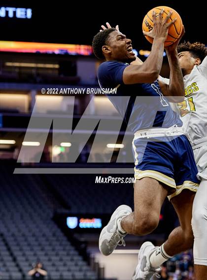 Thumbnail 3 in Central Catholic vs. Vanden (CIF SJS D3 Final) photogallery.