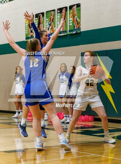 Thumbnail 1 in Lincoln East @ Pius X photogallery.