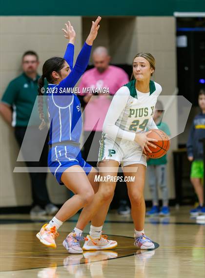 Thumbnail 2 in Lincoln East @ Pius X photogallery.