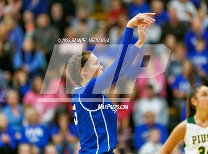 Thumbnail 2 in Lincoln East @ Pius X photogallery.