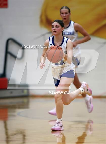 Thumbnail 1 in Brownsboro vs. North Lamar (UIL 4A D2 Area Basketball Playoff) photogallery.