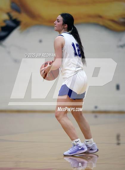 Thumbnail 1 in Brownsboro vs. North Lamar (UIL 4A D2 Area Basketball Playoff) photogallery.