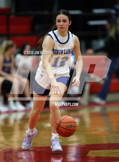 Thumbnail 3 in Brownsboro vs. North Lamar (UIL 4A D2 Area Basketball Playoff) photogallery.