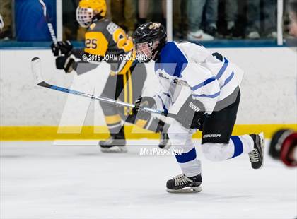 Thumbnail 3 in Carmel vs. Libertyville photogallery.