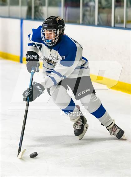 Thumbnail 2 in Carmel vs. Libertyville photogallery.