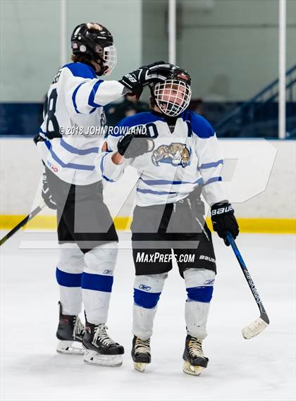 Thumbnail 3 in Carmel vs. Libertyville photogallery.
