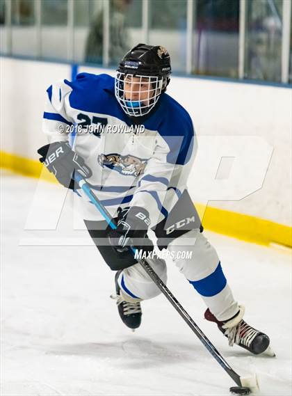 Thumbnail 3 in Carmel vs. Libertyville photogallery.