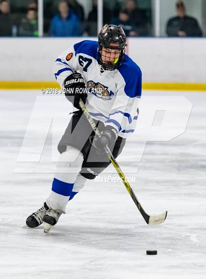 Thumbnail 2 in Carmel vs. Libertyville photogallery.