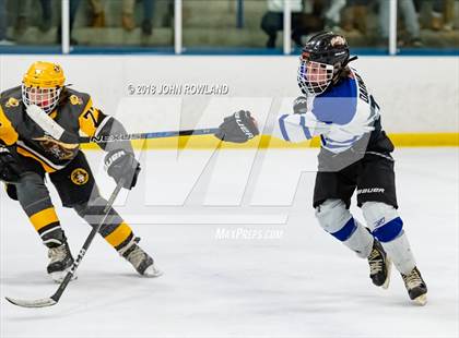 Thumbnail 2 in Carmel vs. Libertyville photogallery.