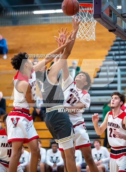 Thumbnail 1 in St. Francis vs. Vista (BSN Sports Showcase) photogallery.