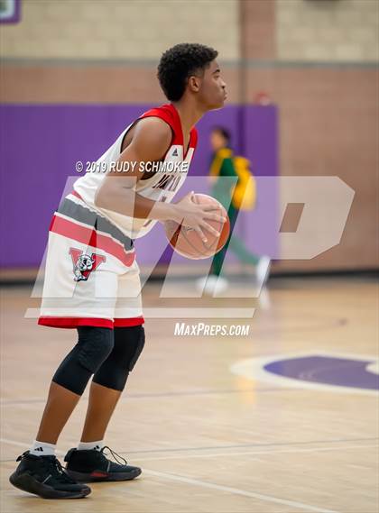 Thumbnail 1 in St. Francis vs. Vista (BSN Sports Showcase) photogallery.