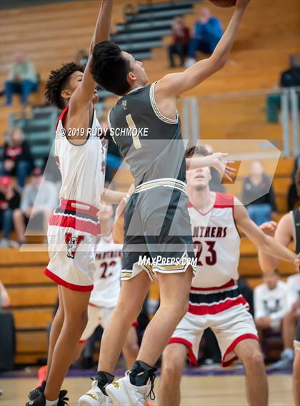 Thumbnail 2 in St. Francis vs. Vista (BSN Sports Showcase) photogallery.