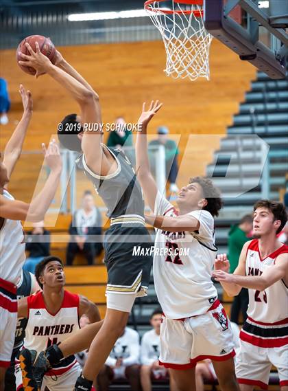 Thumbnail 3 in St. Francis vs. Vista (BSN Sports Showcase) photogallery.