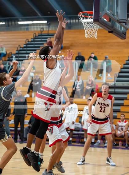 Thumbnail 3 in St. Francis vs. Vista (BSN Sports Showcase) photogallery.