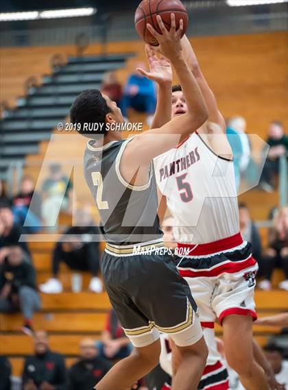 Thumbnail 1 in St. Francis vs. Vista (BSN Sports Showcase) photogallery.
