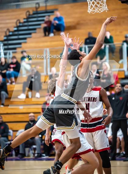 Thumbnail 3 in St. Francis vs. Vista (BSN Sports Showcase) photogallery.