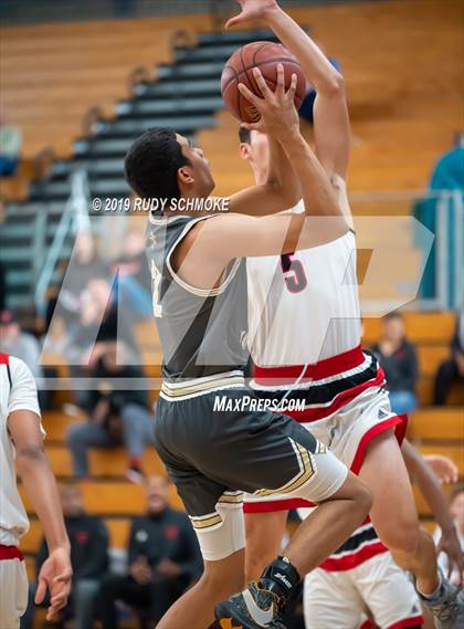 Thumbnail 1 in St. Francis vs. Vista (BSN Sports Showcase) photogallery.