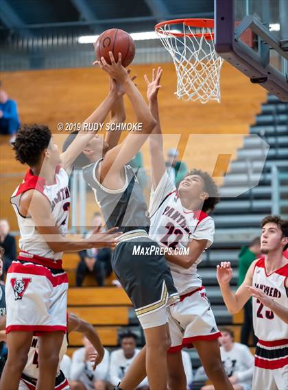 Thumbnail 1 in St. Francis vs. Vista (BSN Sports Showcase) photogallery.